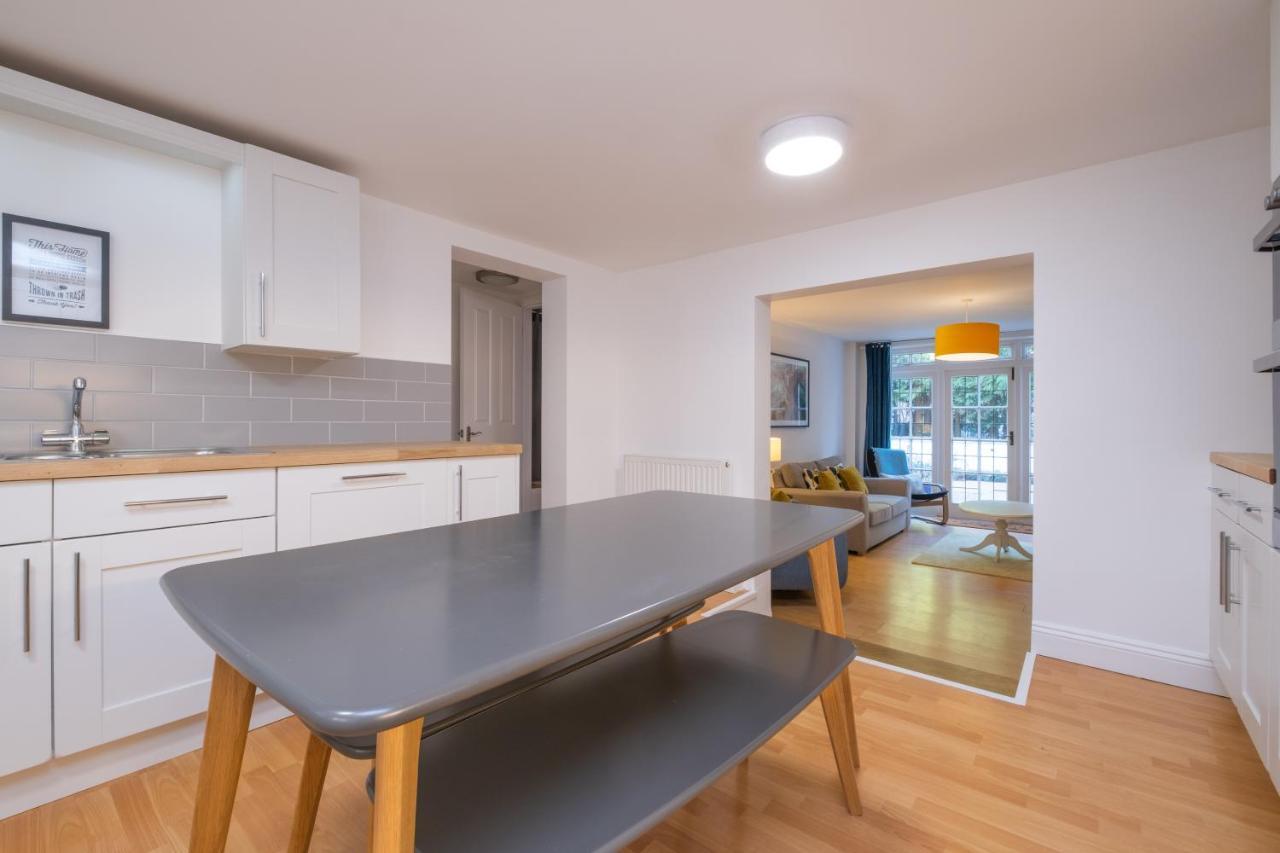 Modern Apt Near Gardens With Large Decking Area - Vivre Retreats Bournemouth Ngoại thất bức ảnh