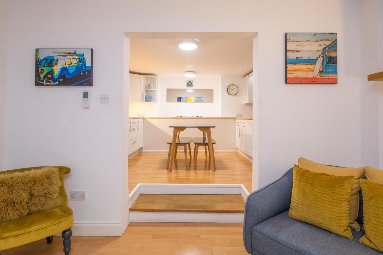 Modern Apt Near Gardens With Large Decking Area - Vivre Retreats Bournemouth Ngoại thất bức ảnh